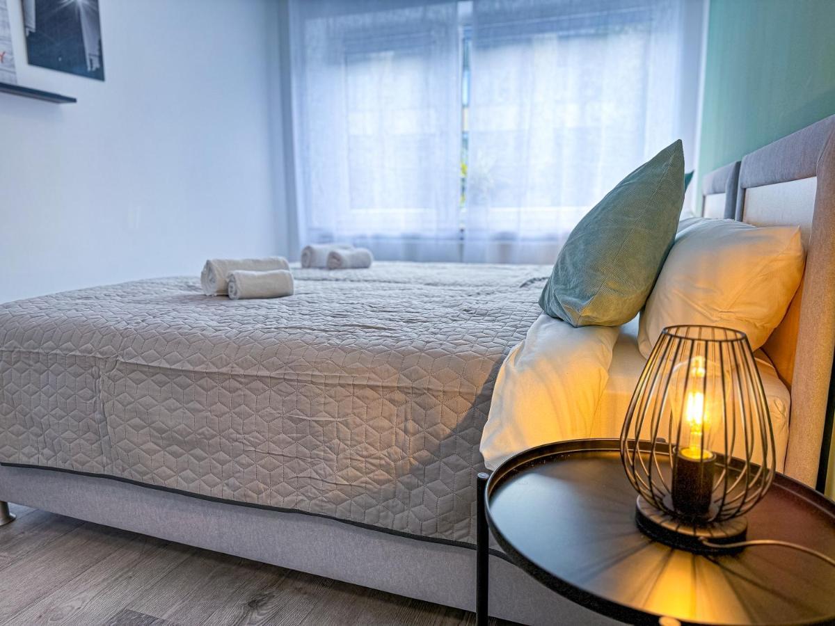 Immostay #6 - Ferienhaus 4 Zimmer Fuer 8 Personen, Wifi & Zentrum BRE エクステリア 写真