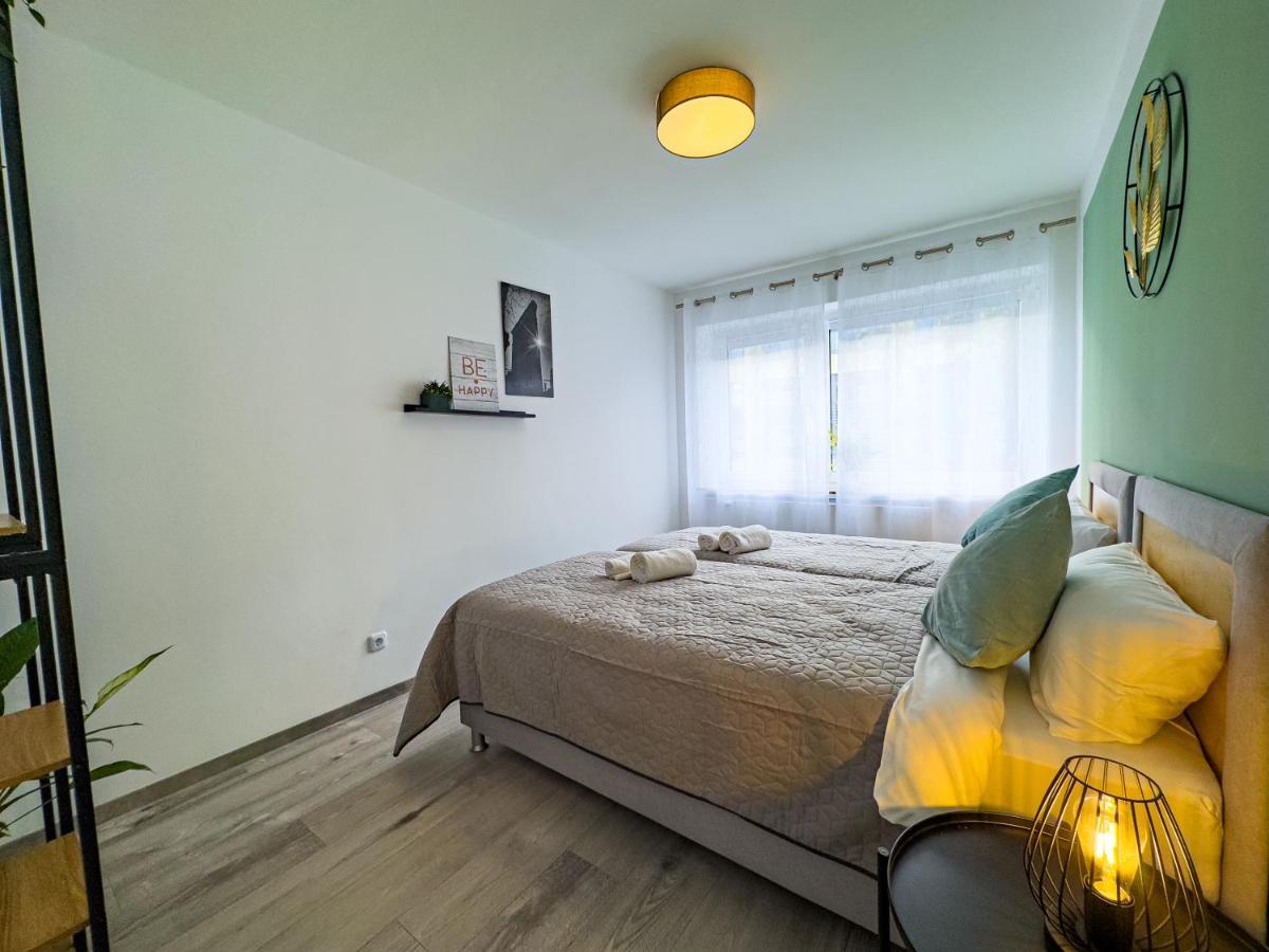 Immostay #6 - Ferienhaus 4 Zimmer Fuer 8 Personen, Wifi & Zentrum BRE エクステリア 写真