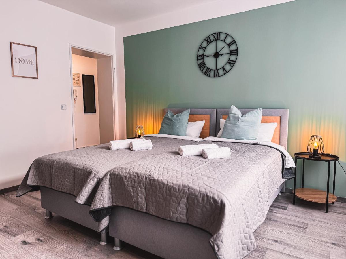 Immostay #6 - Ferienhaus 4 Zimmer Fuer 8 Personen, Wifi & Zentrum BRE エクステリア 写真