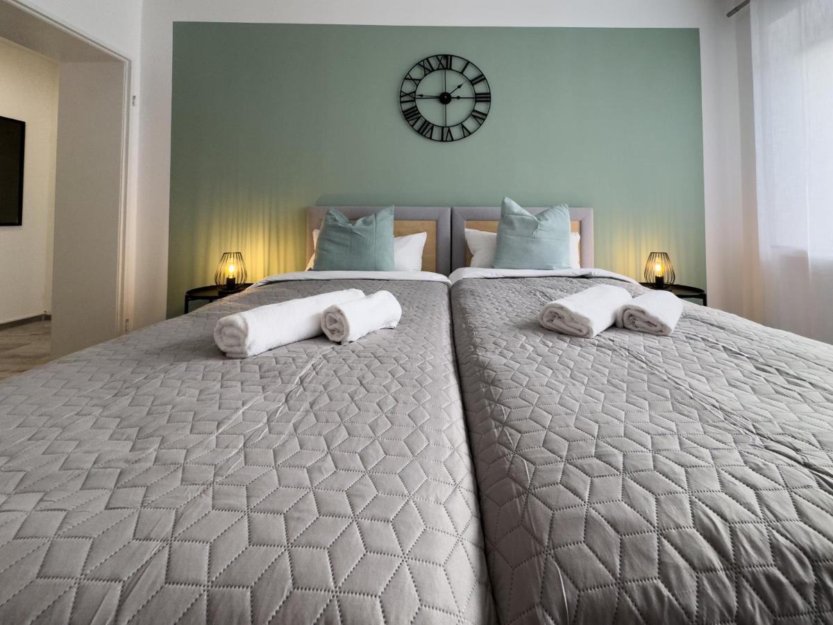 Immostay #6 - Ferienhaus 4 Zimmer Fuer 8 Personen, Wifi & Zentrum BRE エクステリア 写真