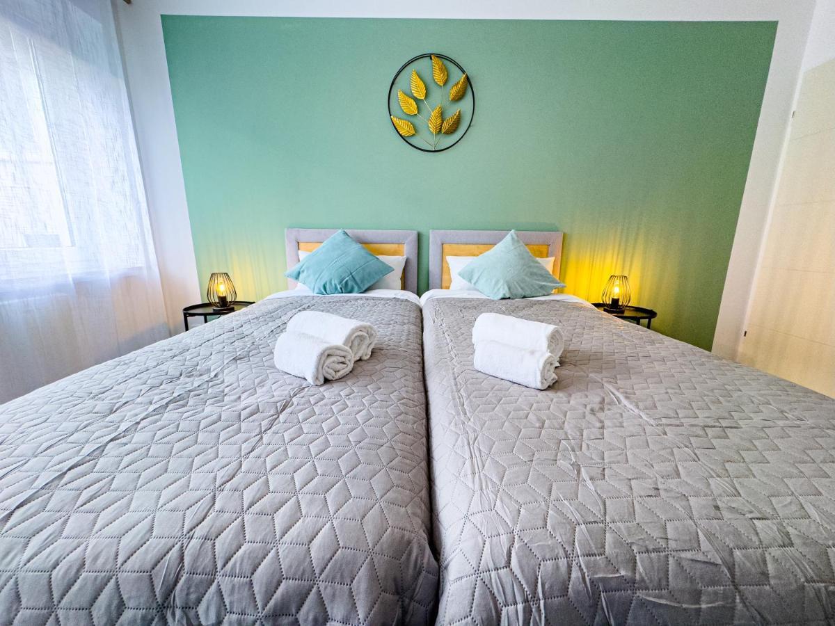 Immostay #6 - Ferienhaus 4 Zimmer Fuer 8 Personen, Wifi & Zentrum BRE エクステリア 写真