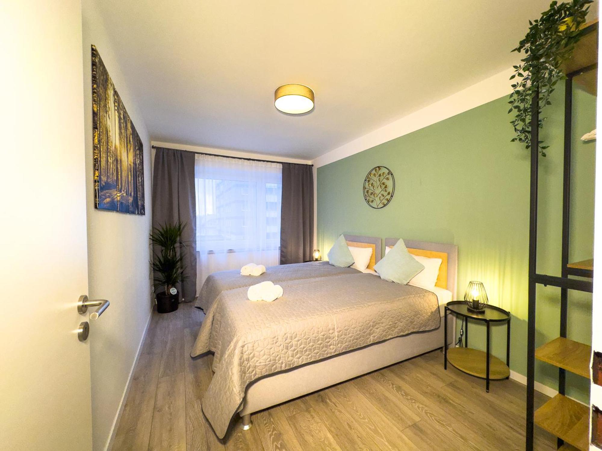 Immostay #6 - Ferienhaus 4 Zimmer Fuer 8 Personen, Wifi & Zentrum BRE エクステリア 写真